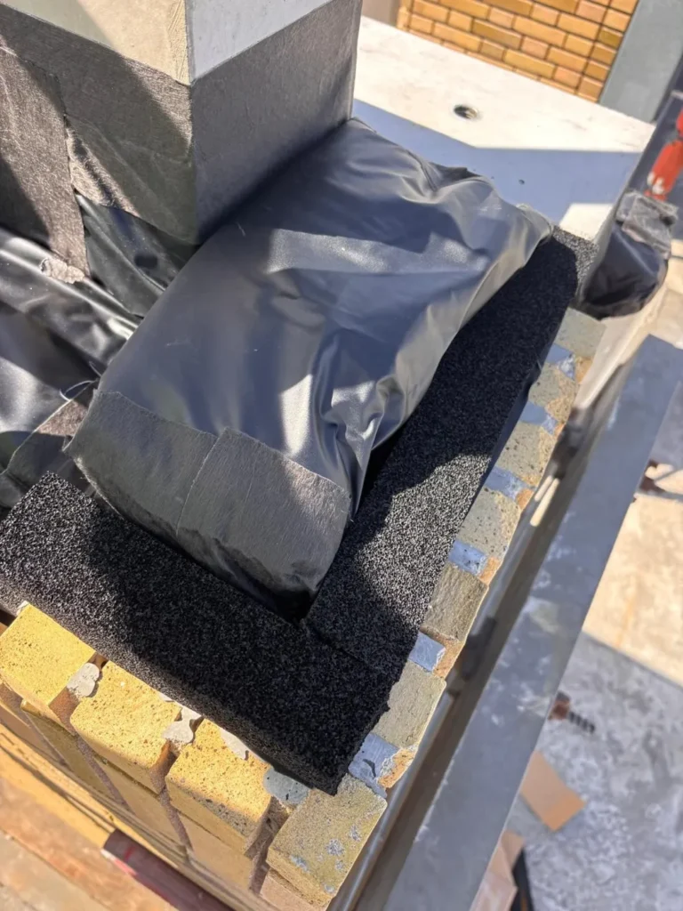Montage van een gevelelement met de Proviseal Tricore prefab slabbe